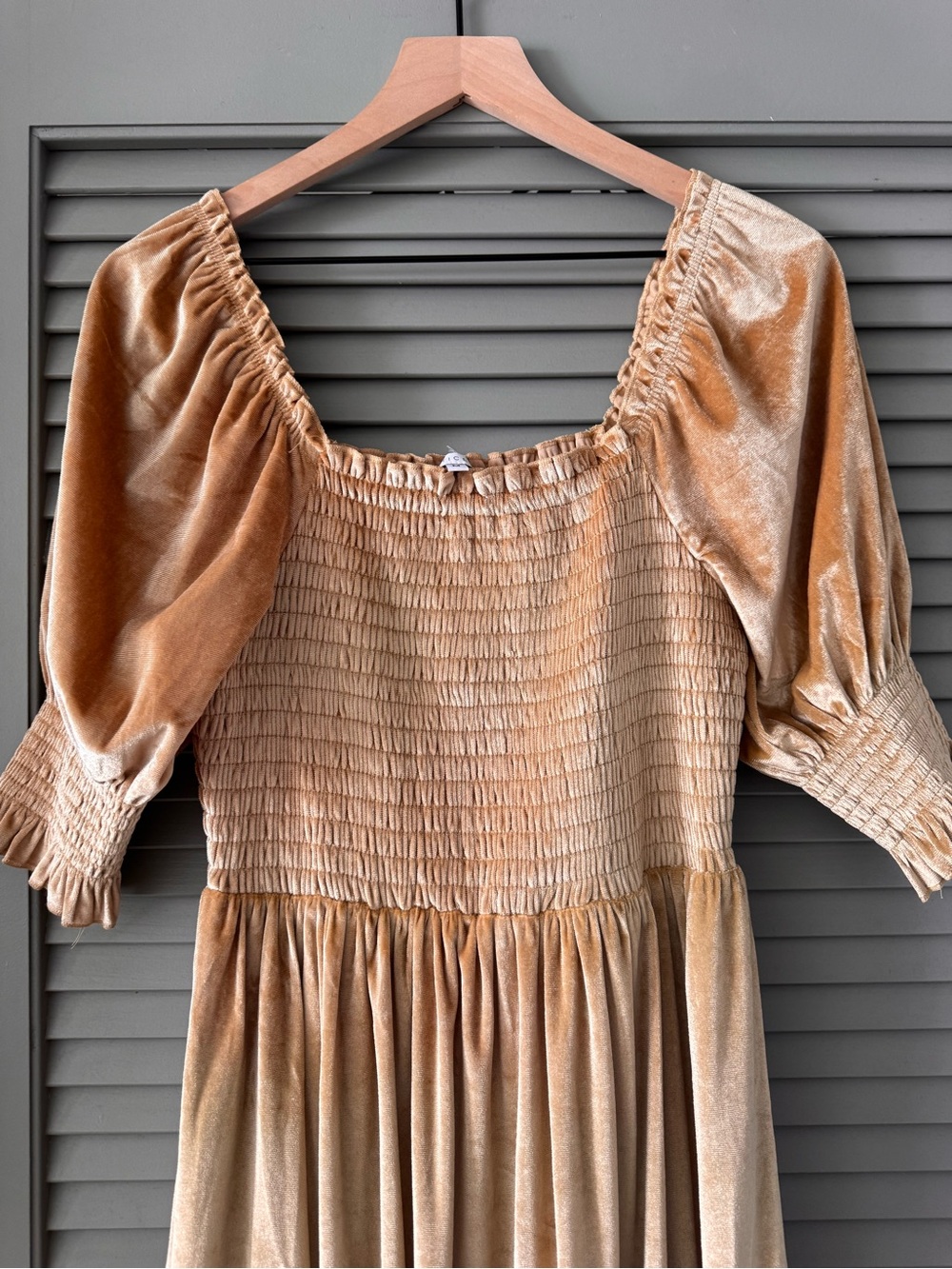 Baltic Born | Vivaldi Gold Velvet Smocked Neck Tiered Puff Sleeve Midi Dress ~ M - Picture 6 of 7